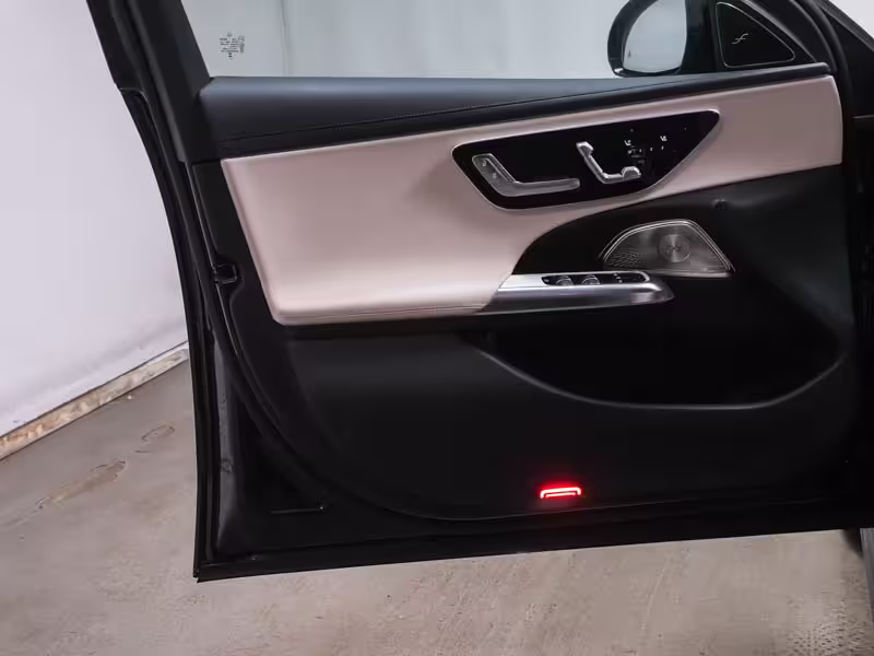 Mercedes-Benz E 220 d Limousine AMG SUPERSCREEN PANO BURM NIGHT E 220 - Bild 9