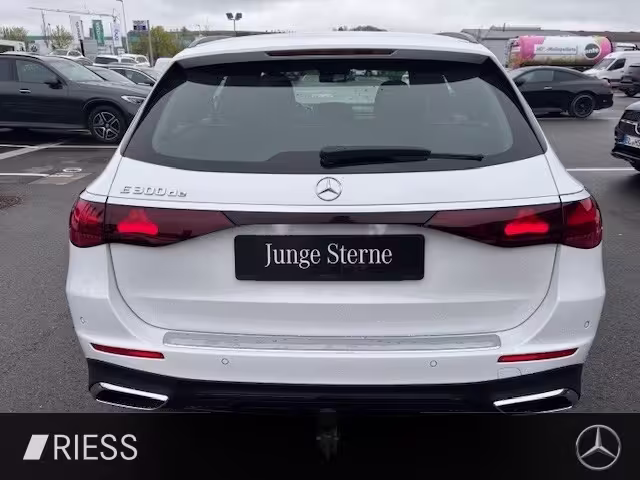 Mercedes-Benz E 300 de T AMG Sport Night Distr Pano AHK Kamera E 300 - Bild 6