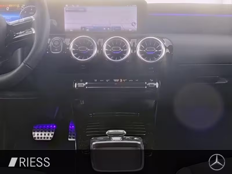 Mercedes-Benz A 200 d AMG Sport LED Pano W-Paket Kamera18 A 200 - Bild 10