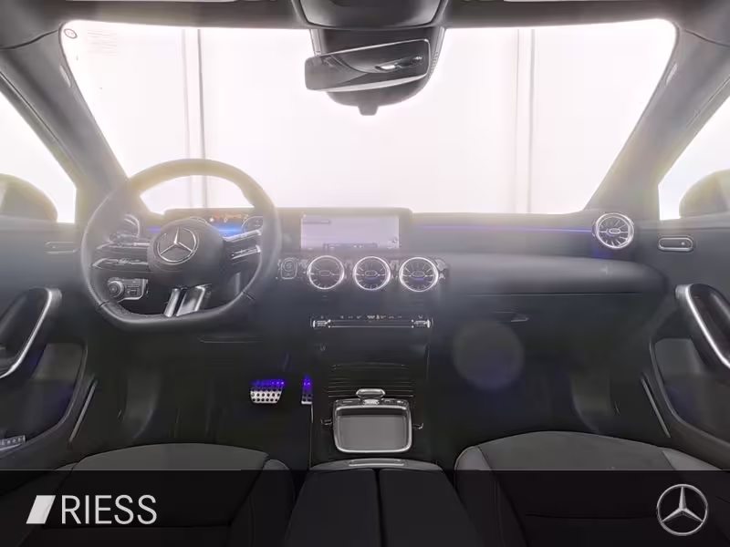 Mercedes-Benz A 200 d AMG Sport LED Pano W-Paket Kamera18 A 200 - Bild 7