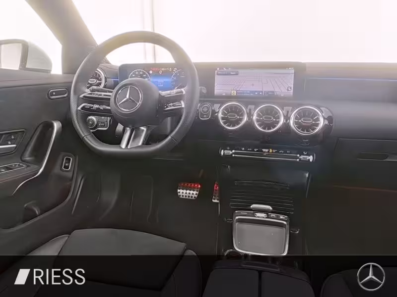 Mercedes-Benz CLA 220 4M Cp  AMG PANO KEYL AMBI 360° MULTIB CLA 220 - Bild 6