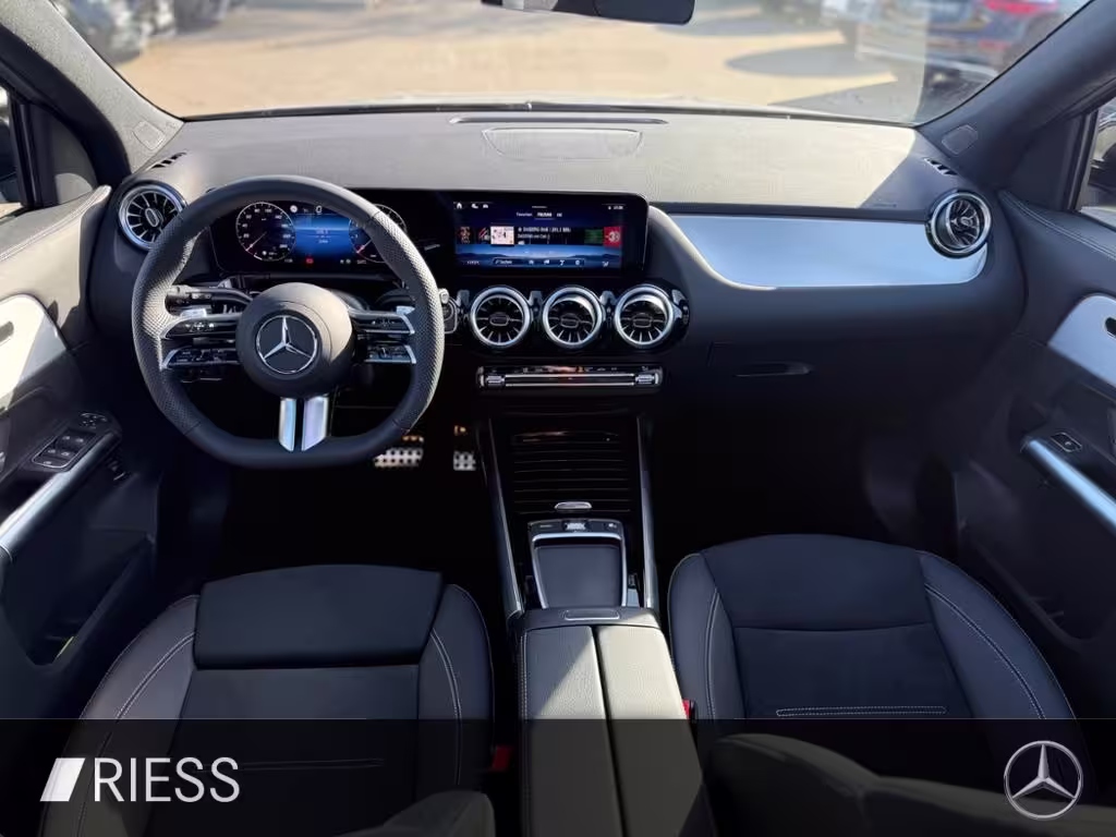 Mercedes-Benz GLA 200 AMG Sport Night Distr Pano AHK 19 GLA 200 - Bild 13