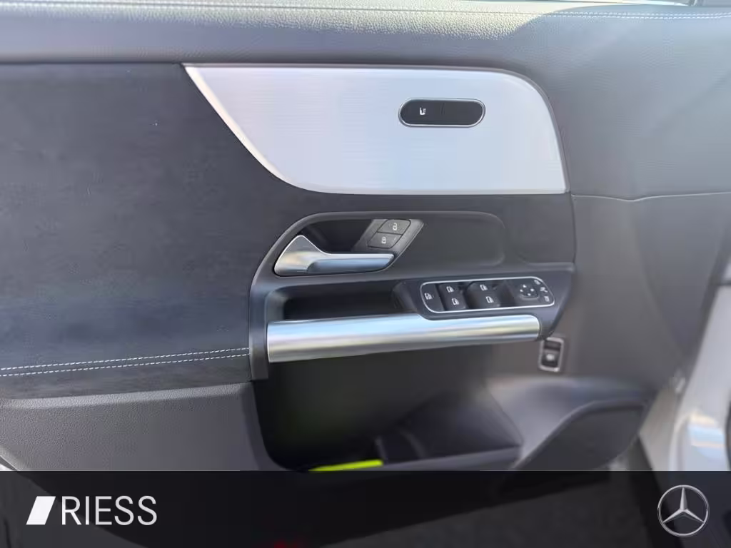 Mercedes-Benz GLA 200 AMG Sport Night Distr Pano AHK 19 GLA 200 - Bild 5