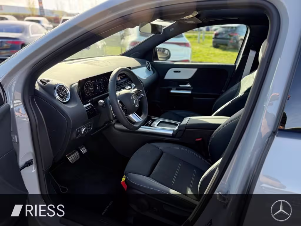 Mercedes-Benz GLA 200 AMG Sport Night Distr Pano AHK 19 GLA 200 - Bild 6