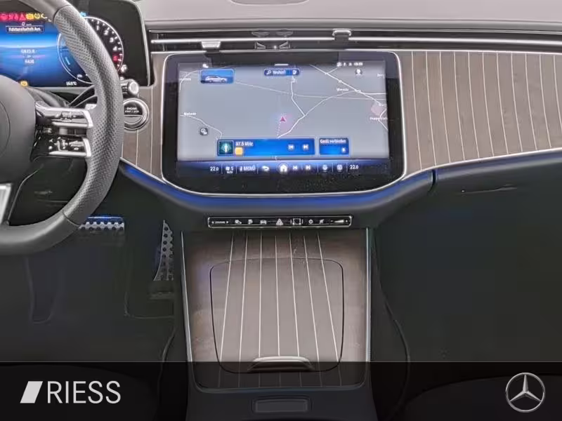 Mercedes-Benz E 300 de T AMG Sport Night Distr Pano HUD AHK 20 E 300 - Bild 10