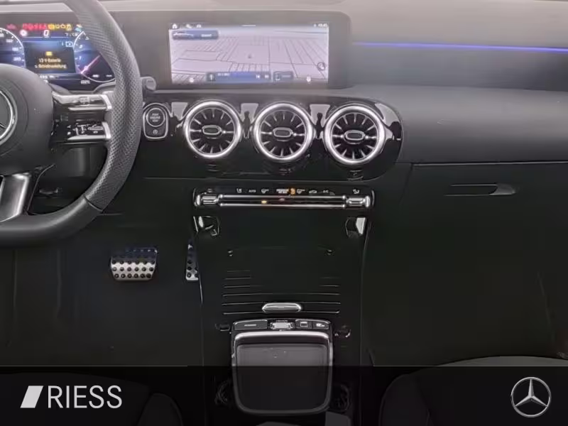 Mercedes-Benz A 200 AMG Sport Distr Pano Keyl W-Paket Kamera A 200 - Bild 10