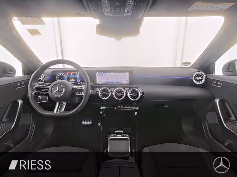 Mercedes-Benz A 200 AMG Sport Distr Pano Keyl W-Paket Kamera A 200 - Bild 7