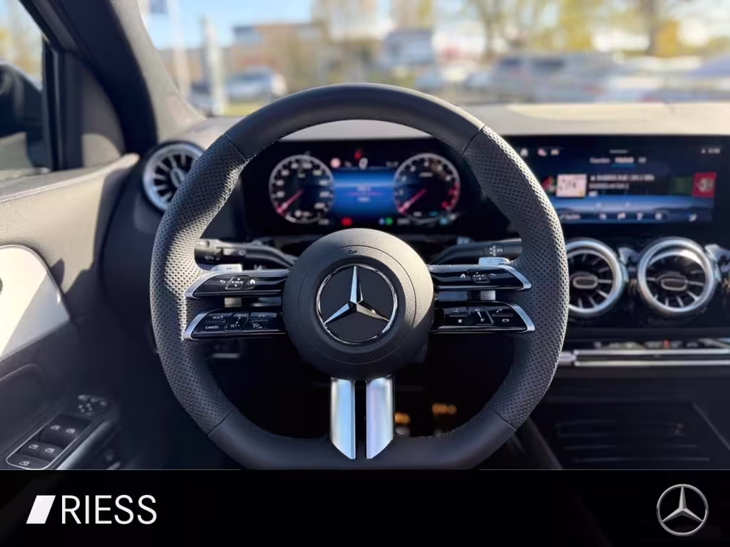 Mercedes-Benz GLA 200 d 4M AMG Sport Night Pano AHK 360 20 GLA 200 - Bild 14