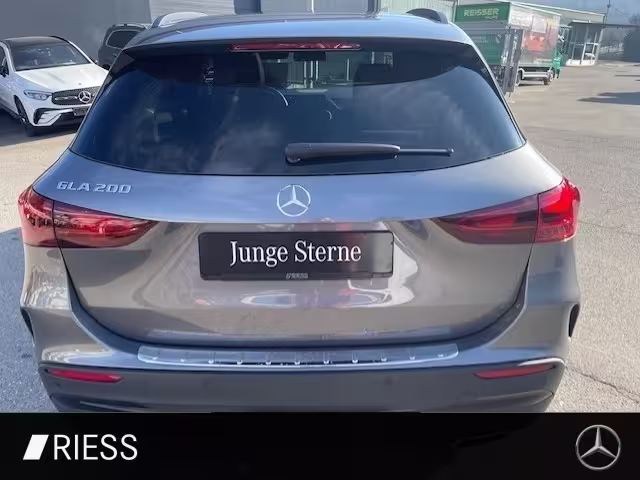 Mercedes-Benz GLA 200 AMG Sport Night Distr Pano AHK 19 GLA 200 - Bild 10