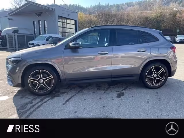 Mercedes-Benz GLA 200 AMG Sport Night Distr Pano AHK 19 GLA 200 - Bild 3