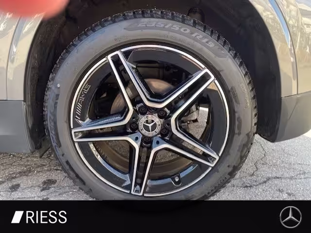 Mercedes-Benz GLA 200 AMG Sport Night Distr Pano AHK 19 GLA 200 - Bild 5