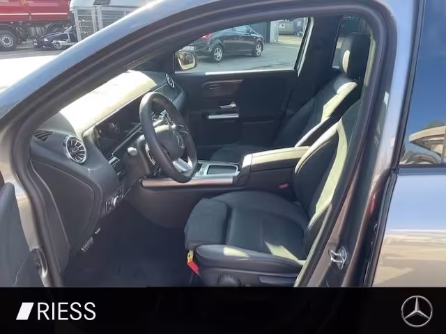 Mercedes-Benz GLA 200 AMG Sport Night Distr Pano AHK 19 GLA 200 - Bild 6