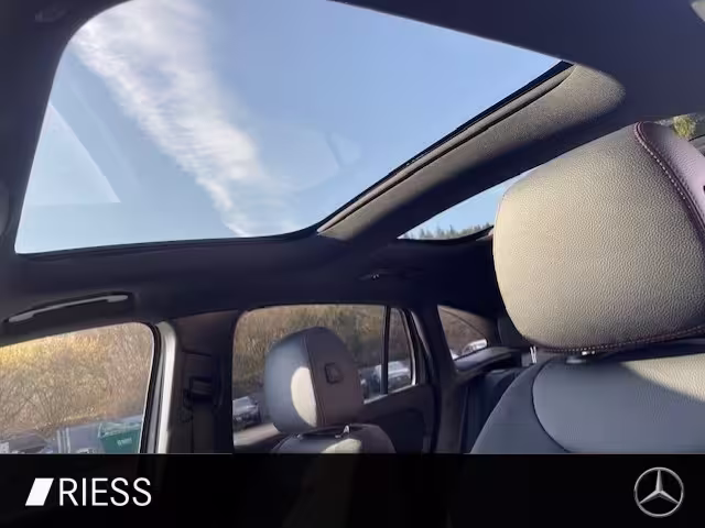 Mercedes-Benz GLA 200 AMG Sport Night Distr Pano AHK 19 GLA 200 - Bild 9