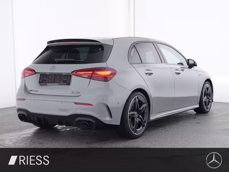 Mercedes-Benz A 35 AMG 4MATIC  Kompaktlimousine Alpin grau Night Pano 19 A 35 AMG - Bild 3