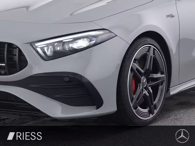 Mercedes-Benz A 35 AMG 4MATIC  Kompaktlimousine Alpin grau Night Pano 19 A 35 AMG - Bild 4