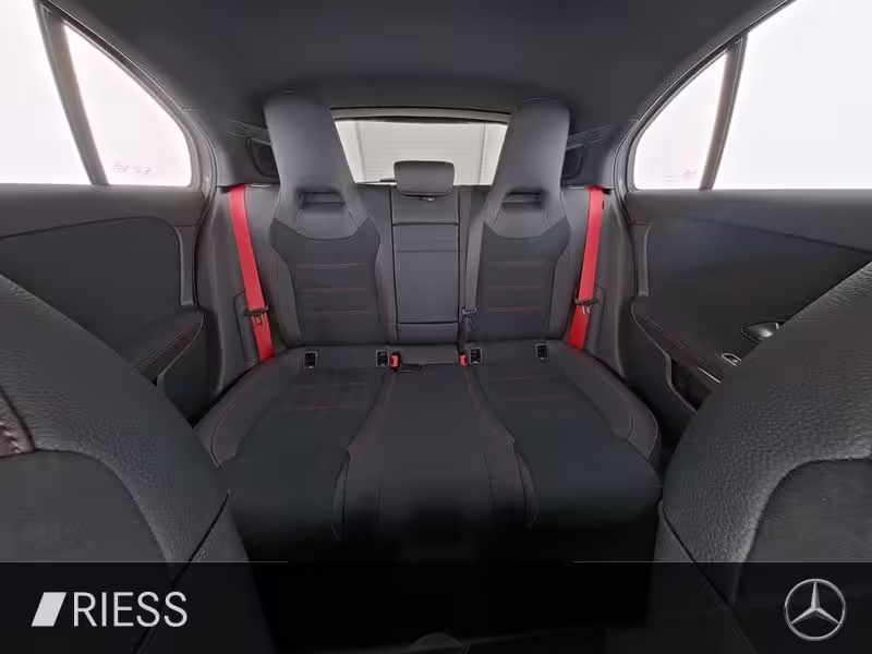 Mercedes-Benz A 35 AMG 4MATIC  Kompaktlimousine Alpin grau Night Pano 19 A 35 AMG - Bild 8