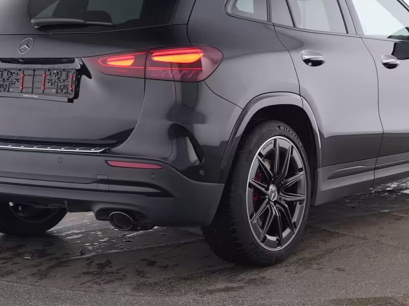 Mercedes-Benz GLA 35 AMG 4M AMG Sport Night Distr Pano AHK 20 GLA 35 AMG - Bild 4