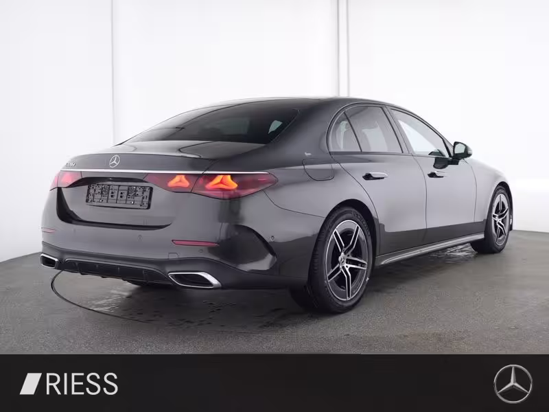 Mercedes-Benz E 220 d Lim AMG Sport Night Distr Pano Keyless 19 E 220 - Bild 3