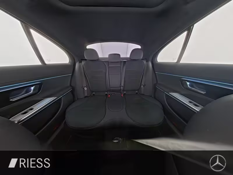 Mercedes-Benz E 220 d Lim AMG Sport Night Distr Pano Keyless 19 E 220 - Bild 8