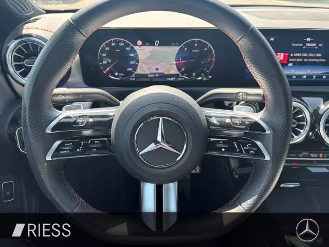 Mercedes-Benz CLA 220 d AMG Sport Night Pano W-Paket Kamera 18 CLA 220 - Bild 14
