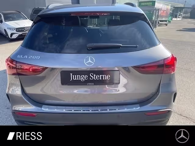 Mercedes-Benz GLA 200 AMG Sport Night Distr AHK Pano GLA 200 - Bild 10