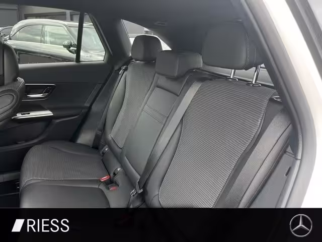 Mercedes-Benz GLC 200 4M Avantgarde Navi LED AHK Keyless 18 GLC 200 - Bild 12