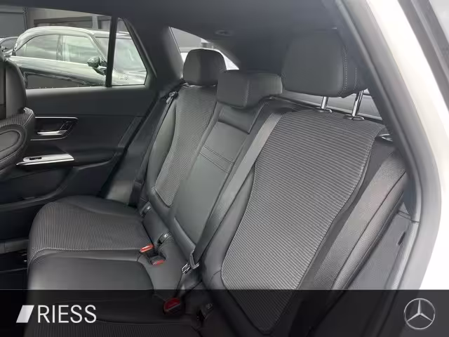 Mercedes-Benz GLC 200 4M Avantgarde Navi LED AHK Keyless 18 GLC 200 - Bild 11