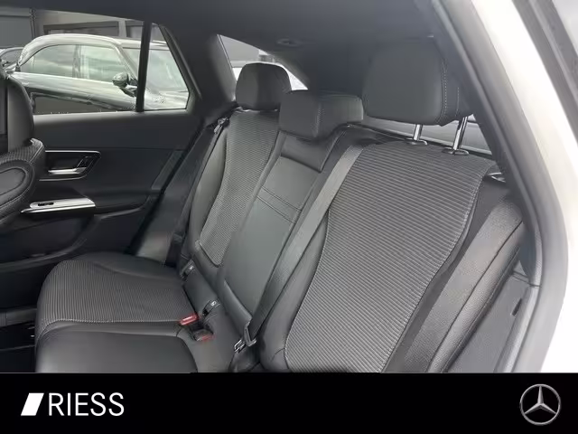 Mercedes-Benz GLC 200 4M Avantgarde Navi LED AHK Keyless 18 GLC 200 - Bild 12