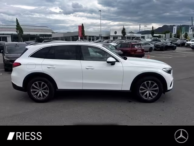 Mercedes-Benz GLC 200 4M Avantgarde Navi LED AHK Keyless 18 GLC 200 - Bild 9