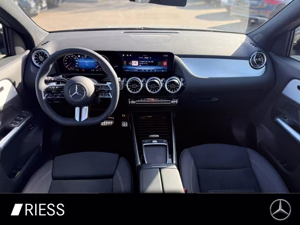 Mercedes-Benz GLA 200 d 4M AMG Sport Night Pano AHK 360 20 GLA 200 - Bild 13