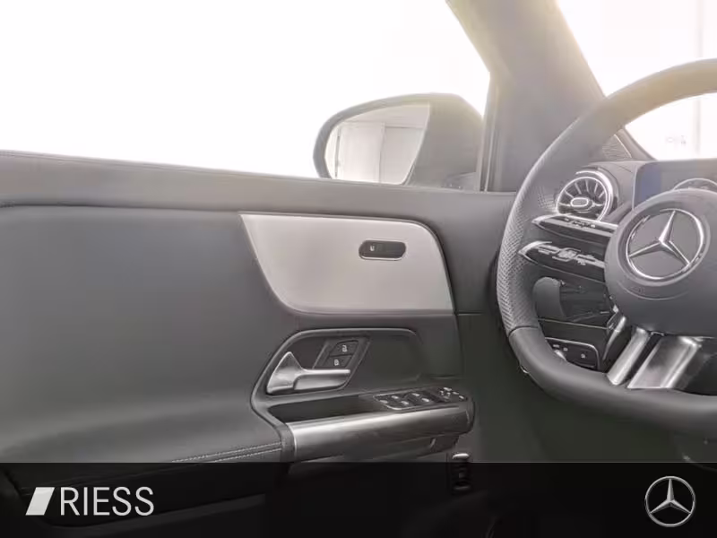 Mercedes-Benz EQA 350 4MATIC AMG Sport Night Distr Pano 360 EQA - Bild 8