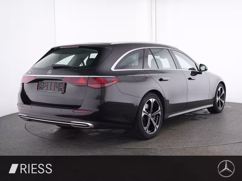 Mercedes-Benz E 300 e T-Modell mit EQ Hybrid Technologie ACC E 300 - Bild 3