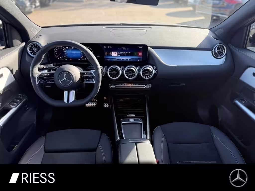 Mercedes-Benz GLA 200 d 4M AMG Sport Night Pano AHK 360 20 GLA 200 - Bild 13