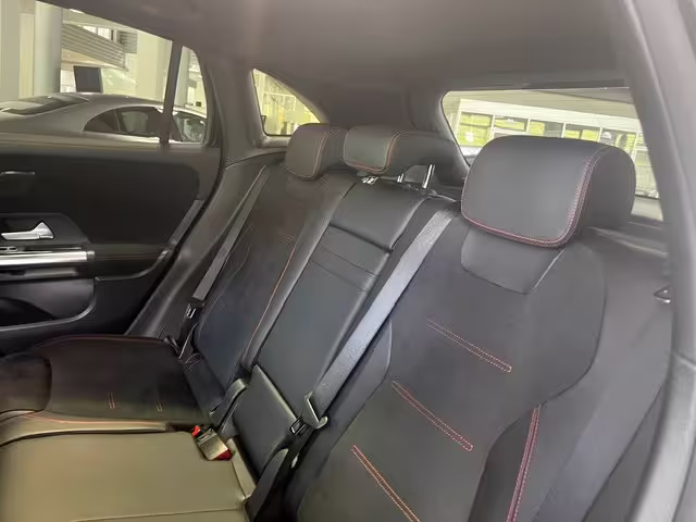 Mercedes-Benz GLA 250 4M AMG Sport Navi LED Sound AHK Pano 19 GLA 250 - Bild 13