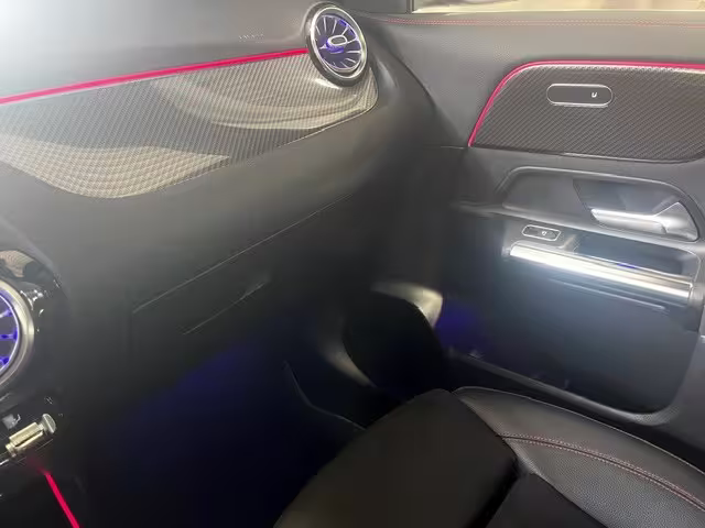 Mercedes-Benz GLA 250 4M AMG Sport Navi LED Sound AHK Pano 19 GLA 250 - Bild 14