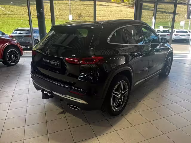 Mercedes-Benz GLA 250 4M AMG Sport Navi LED Sound AHK Pano 19 GLA 250 - Bild 8