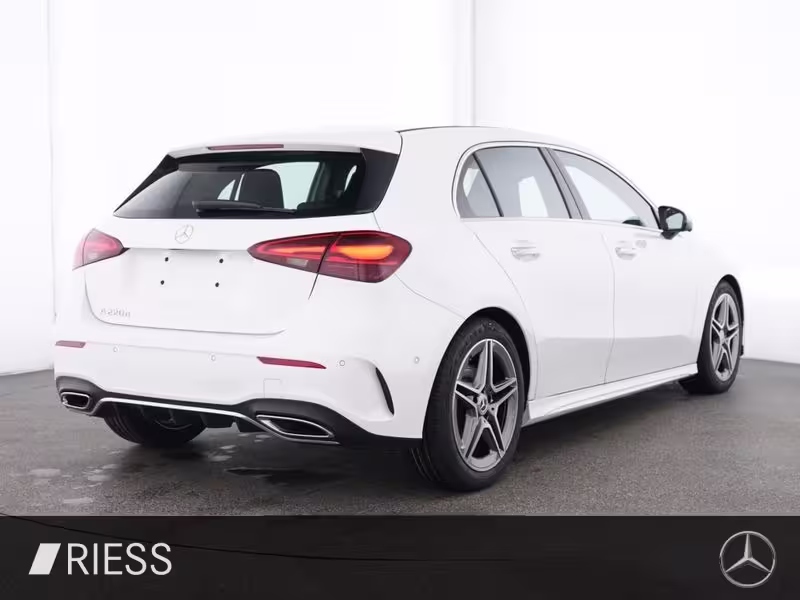 Mercedes-Benz A 220 d AMG Sport Distr Pano Keyl 360 18 A 220 - Bild 3