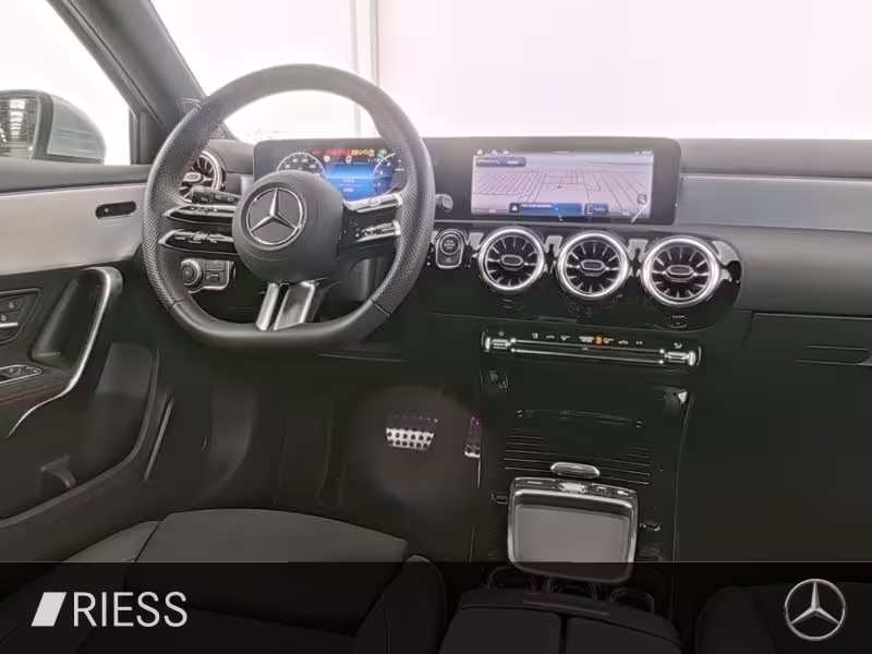 Mercedes-Benz A 200 AMG Sport Navi LED Pano Keyless 18 Kamera A 200 - Bild 6