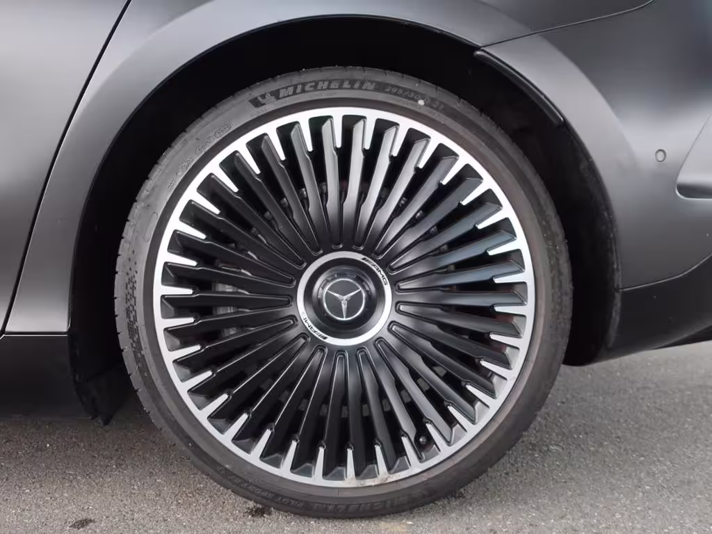 Mercedes-Benz EQE 43 AMG 4MATIC MAGNO PANO LEDER CARBON BURM EQE 43 - Bild 4