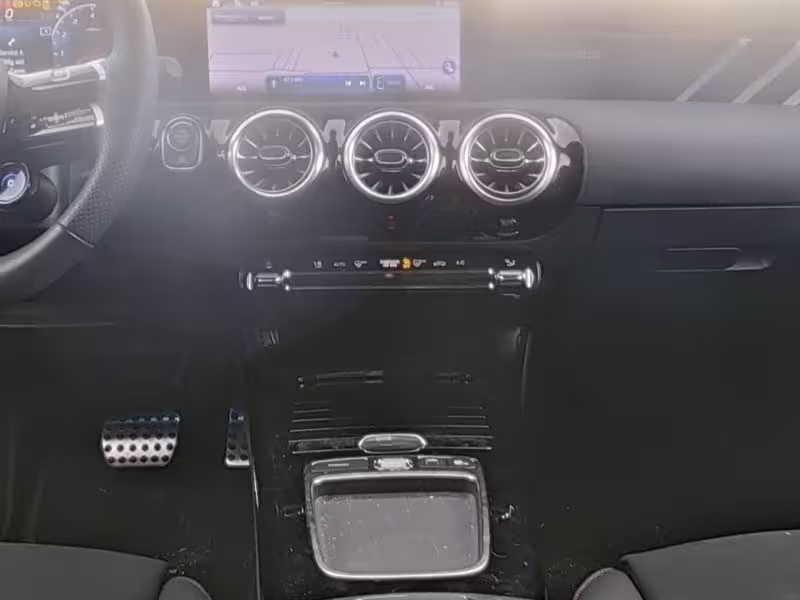 Mercedes-Benz CLA 35 AMG 4M Night Distr Pano AHK W-Paket 19 CLA 35 AMG - Bild 10