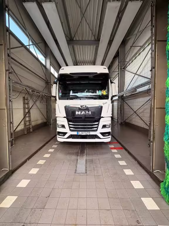 MAN TGX18.510 4x2 ACC AUT KlimaA LM Luft Standh. - Bild 3