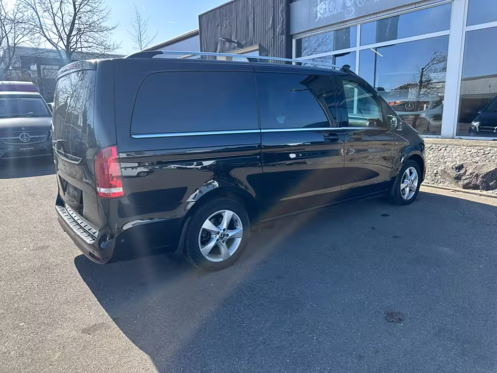 Mercedes-Benz V 300 d AVANTGARDE/ALLRAD/4*4/MBUX/DISTRONIC/360°/LED(ILS)/AHK2,5t/ELEKT.TÜREN/ - Bild 6