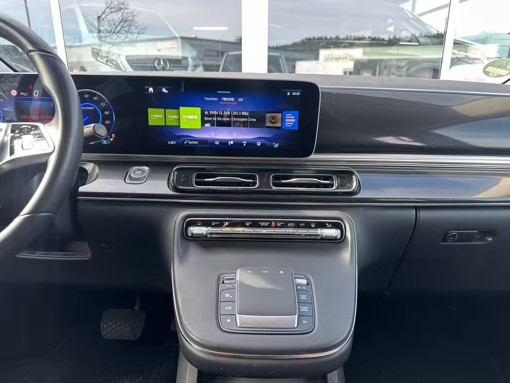 Mercedes-Benz EQV 300 /NEUES MODELL/MBUX/DISTRONIC/KAMERA/90kWh/NAVI/ - Bild 10