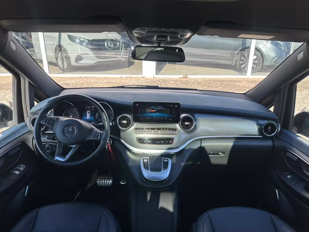 Mercedes-Benz EQV 300 AVANTGARDE/AIRMATIC/PANO/MBUX/NAVI/BURMESTER/DISTRONIC/360°/ EQV - Bild 10