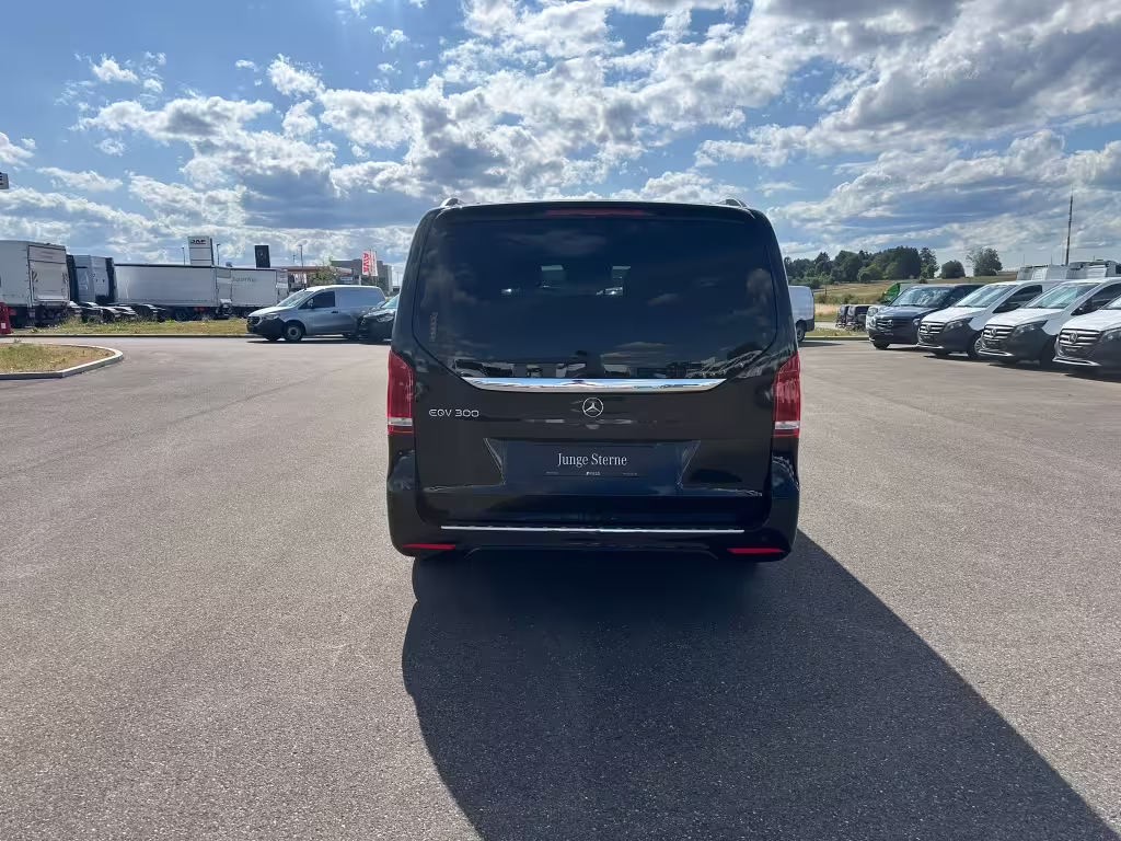 Mercedes-Benz EQV 300 AVANTGARDE/MBUX/LIEGE-PAKET/DISTRONIC/ELEKT.TÜREN/NAVI/360°/LED(ILS)/ EQV - Bild 5