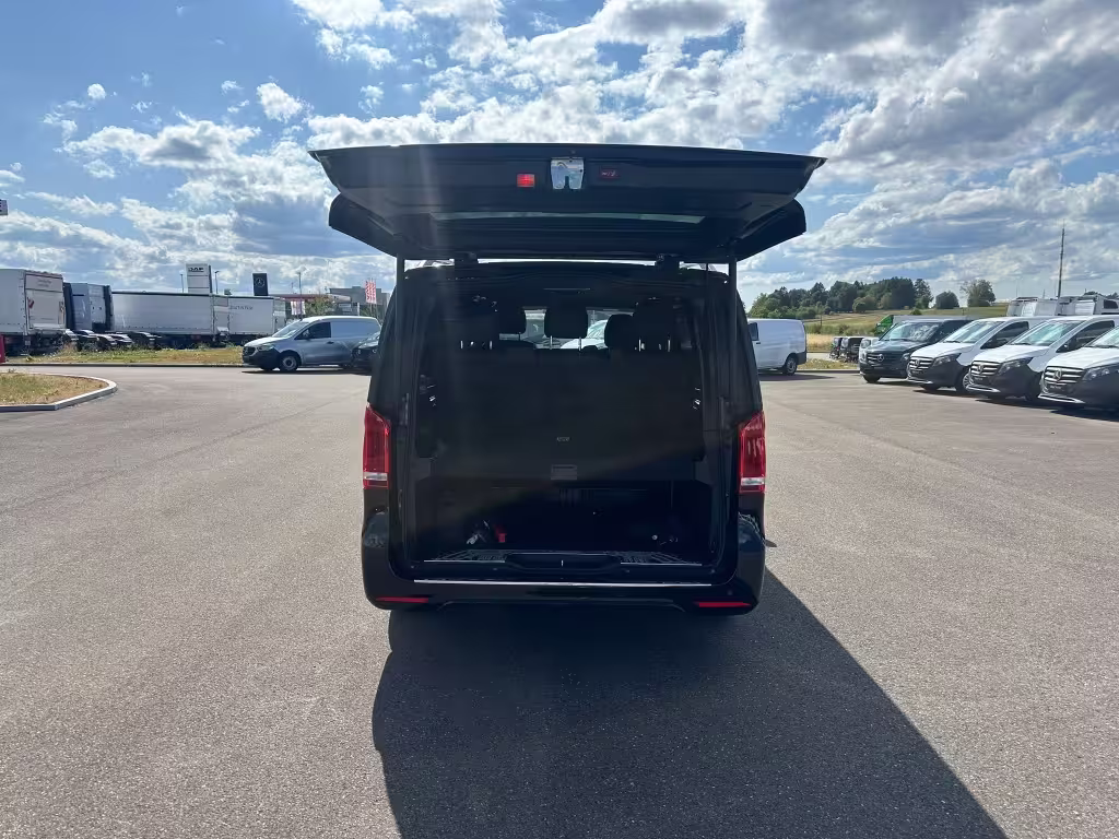 Mercedes-Benz EQV 300 AVANTGARDE/MBUX/LIEGE-PAKET/DISTRONIC/ELEKT.TÜREN/NAVI/360°/LED(ILS)/ EQV - Bild 6