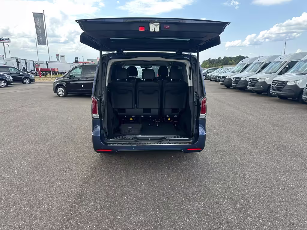 Mercedes-Benz EQV 300 AVANTGARDE/MBUX/AIRMATIC/BURMESTER/90kWh/DISTRONIC/360°/ELEKT.TÜREN/ EQV - Bild 6