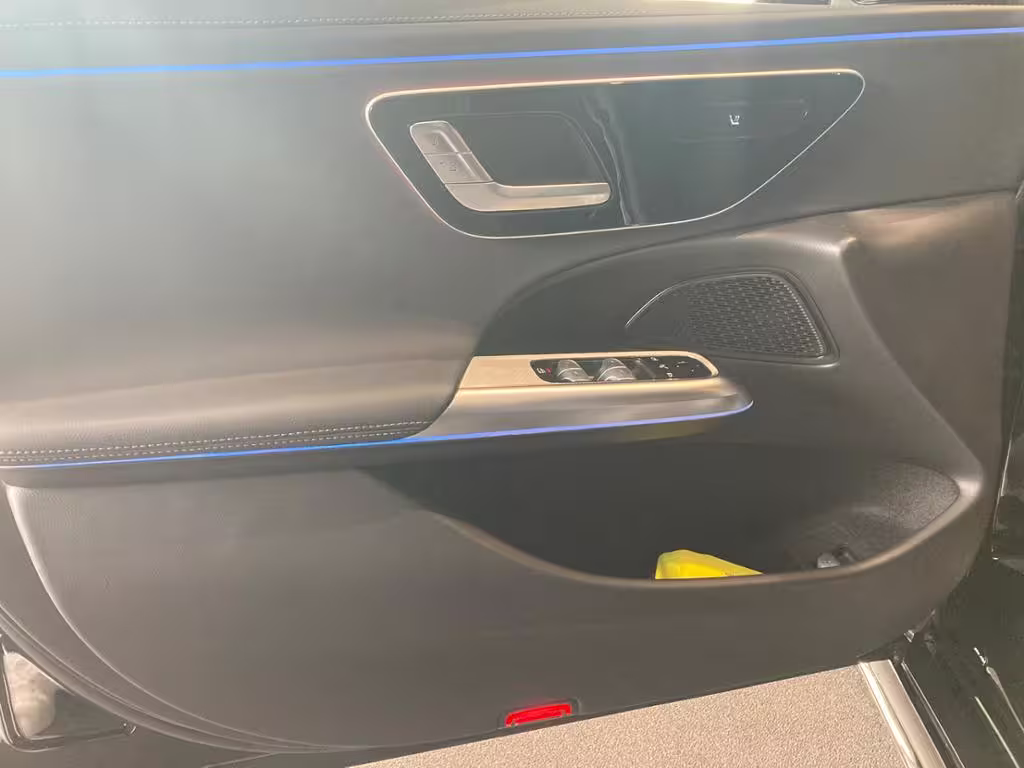 Mercedes-Benz E 300 de AMG PANO AHK  DISTRONIC KEYLESS E 300 - Bild 15