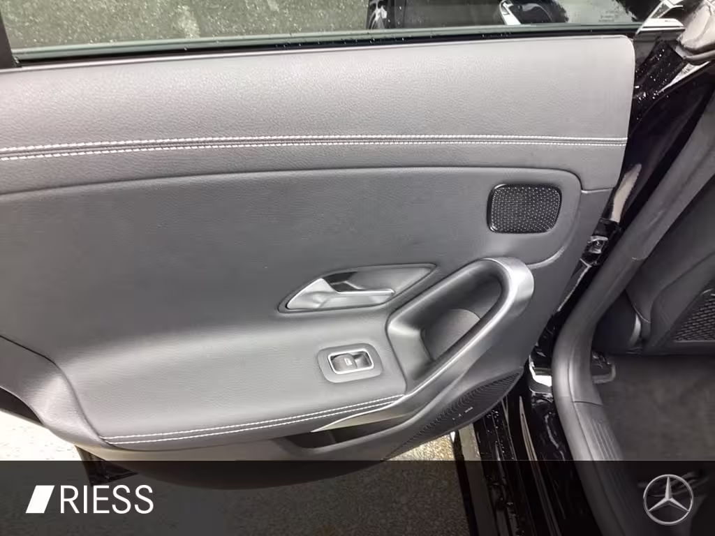 Mercedes-Benz CLA 35 AMG  4M SB Night+Pano+Multib.+Kamera+Amb. - Bild 11