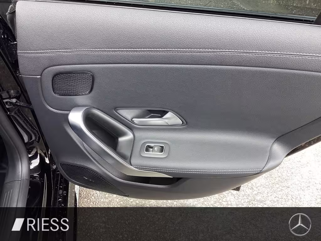 Mercedes-Benz CLA 35 AMG  4M SB Night+Pano+Multib.+Kamera+Amb. - Bild 17